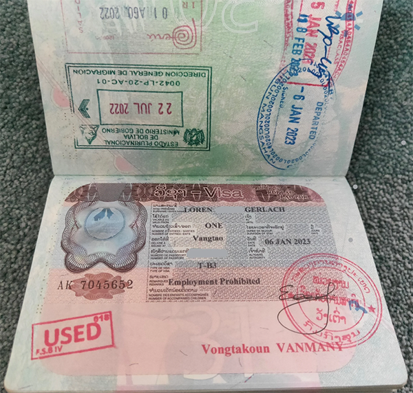 Mẫu visa dán của Lào